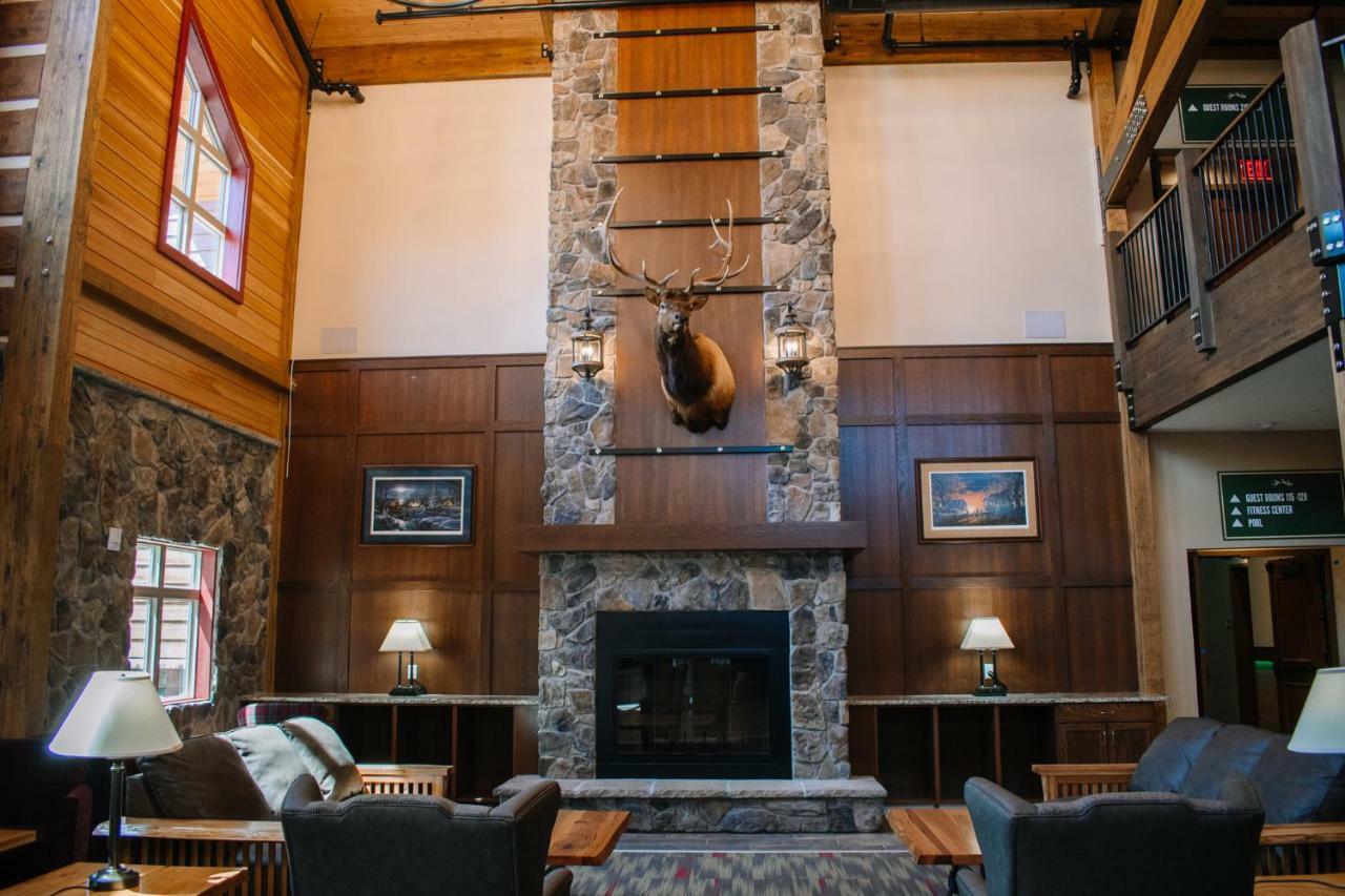 The Lodge At Mauston Extérieur photo